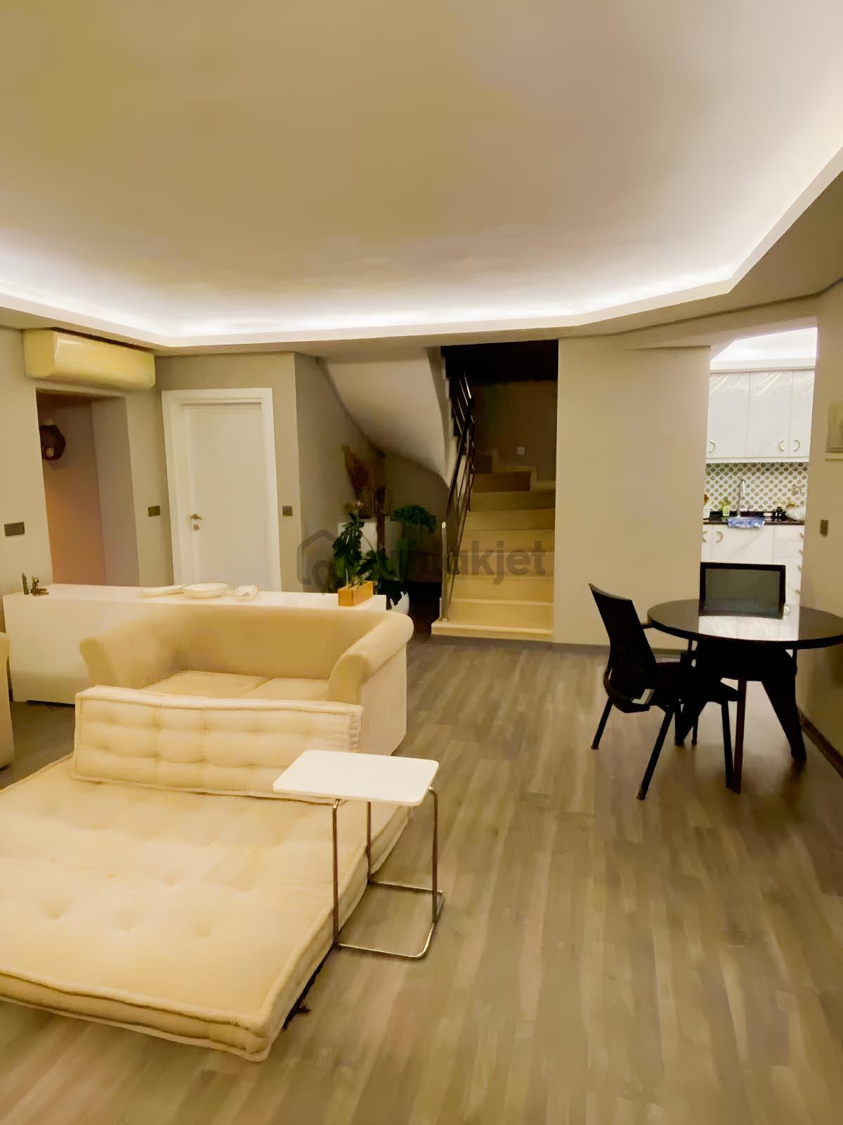 Çeşme Şifne'de Denize Yakın 3+1 Bakımlı Garajlı Villa - 5