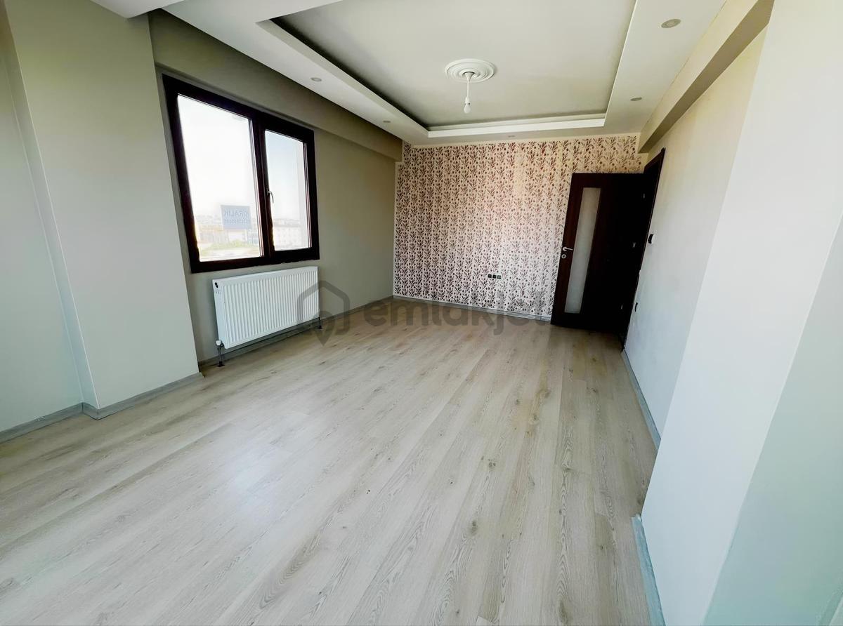 Ebeveyn Banyolu Geniş Kullanım Alanlı Satılık 2+1 Lüks Daire - 3