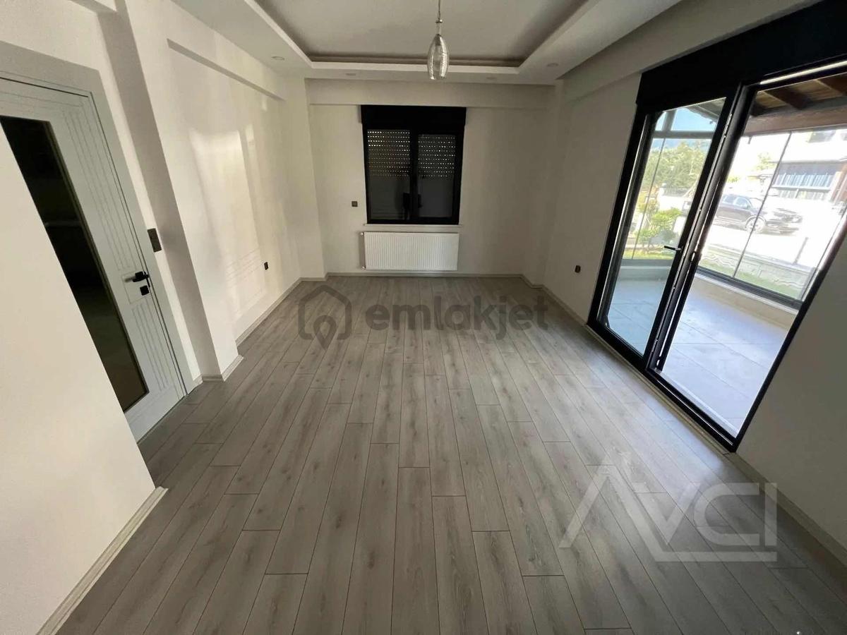 Avcı'dan Havuzlu Site İçinde 3+1 Denize 300mt Villa - 13