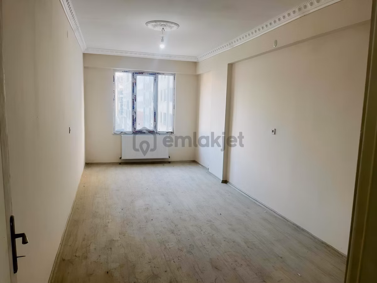 Bitlis Tatvan'da Satılık 3+1 Daire - 13