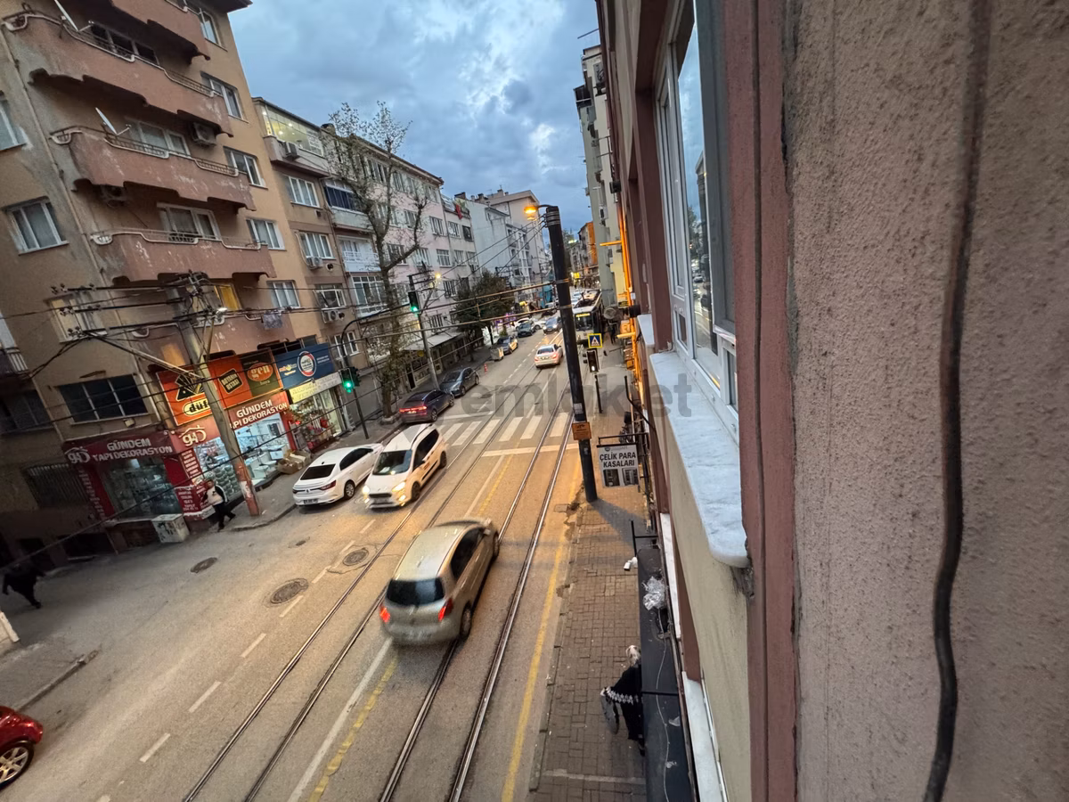 Gökdere Metro Yakınında Cadde Üzerinde Satılık 2+1 - 11