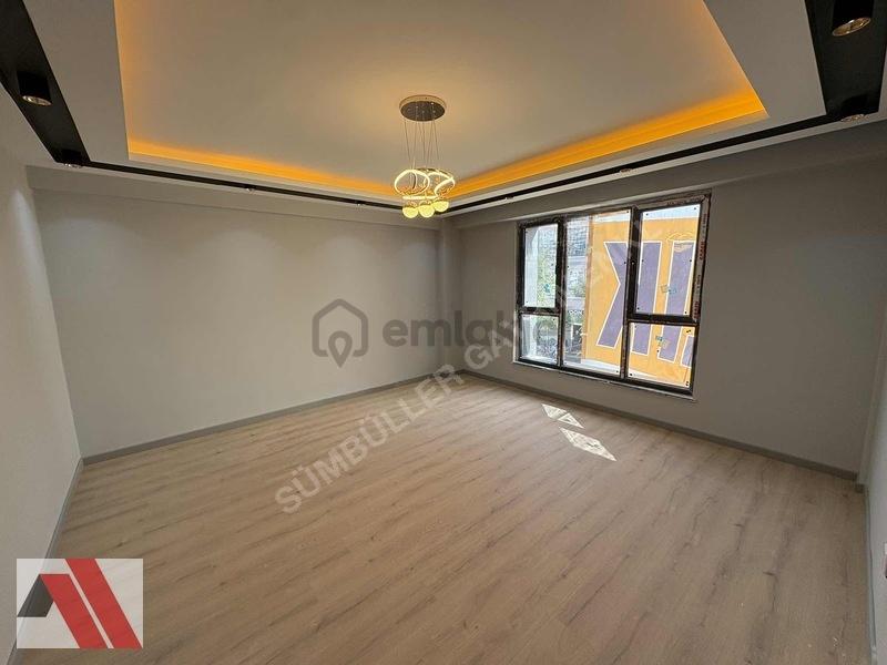 Sümbüller'den Cadde Üstü Ebeveyn Banyolu Y. Isıtmalı 2+1 Daire - 4