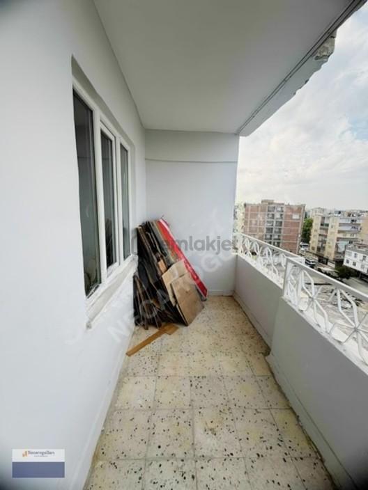 Necaroğullarından Cezaevi Alt Köşede Satılık 3+1 Daıre - 23