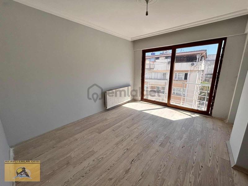 Soma Merkezde Dört Yolda Kiralık 2+1 Ofis - 3