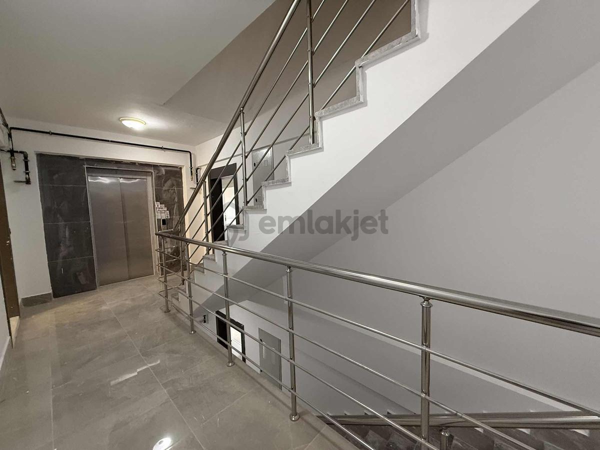 Gülabibey'de Şehir Manzaralı Satılık Daireler - 3