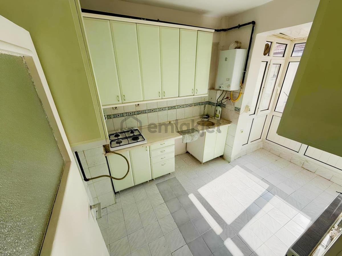 Cadde Üzerine Kiralık Daire - 12