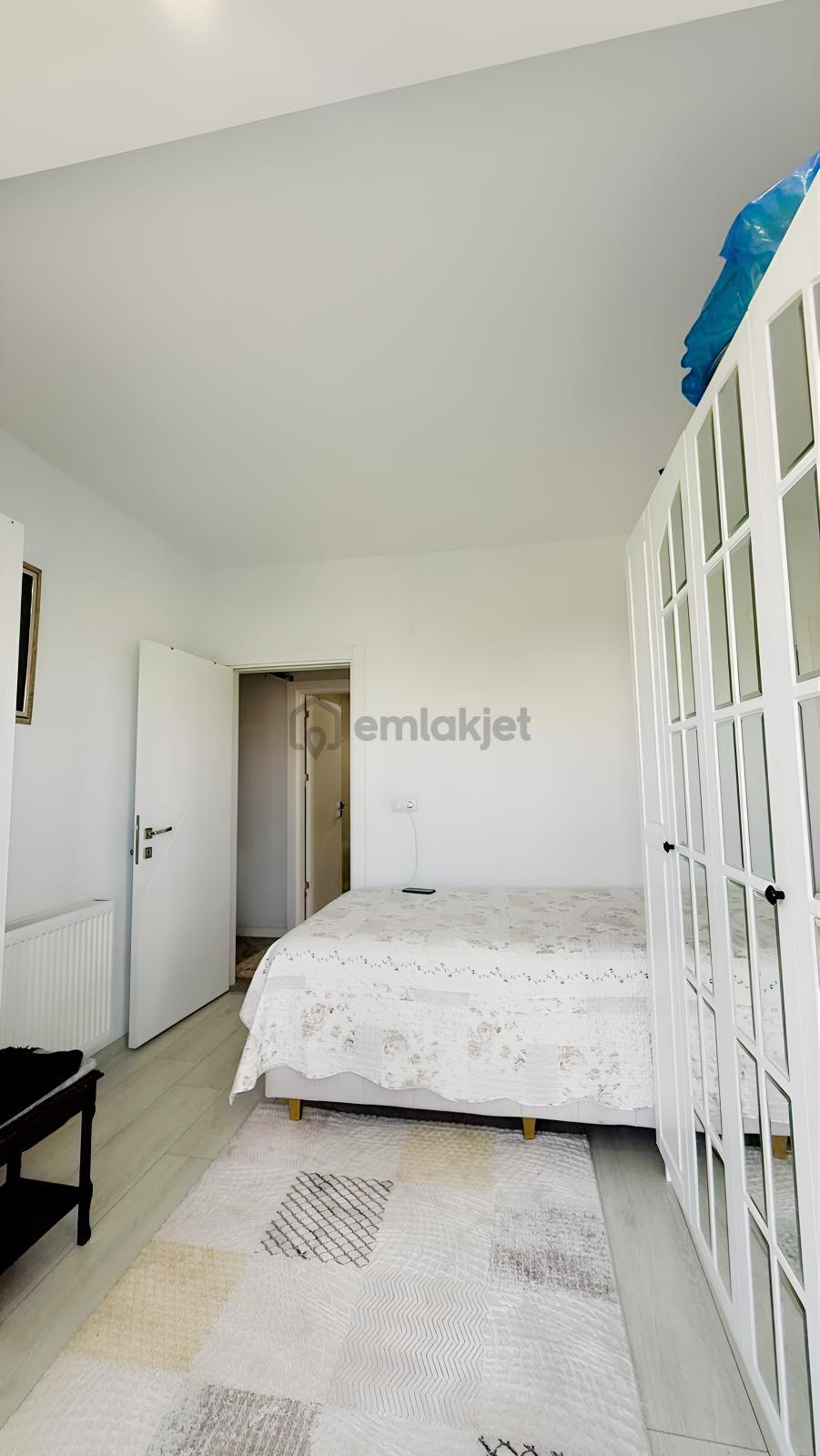 Karasamsun'da Mükemmel Genişlikte 4+1 Daire - 11