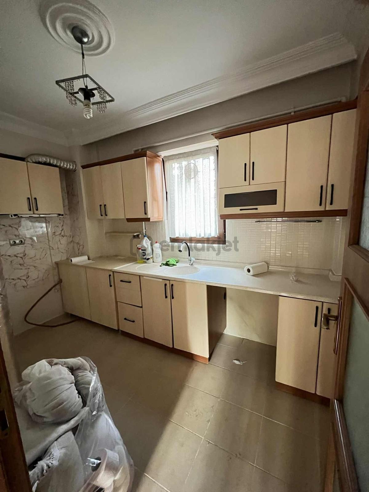 Şehrin Merkezinde, Cadde Üzerinde Satılık Geniş 2+1 Daire - 15