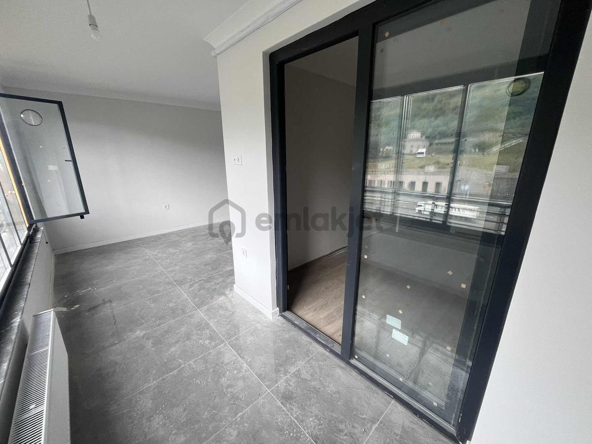 Trabzon Merkezde Kiralık 1+1 Sıfır Daire - 12