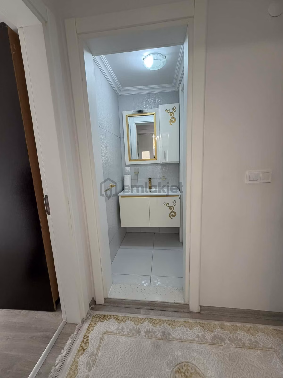 Bahçelievler Mahallesinde 300 M² Net Kullanımlı 6+3 Müstakil Ev - 26