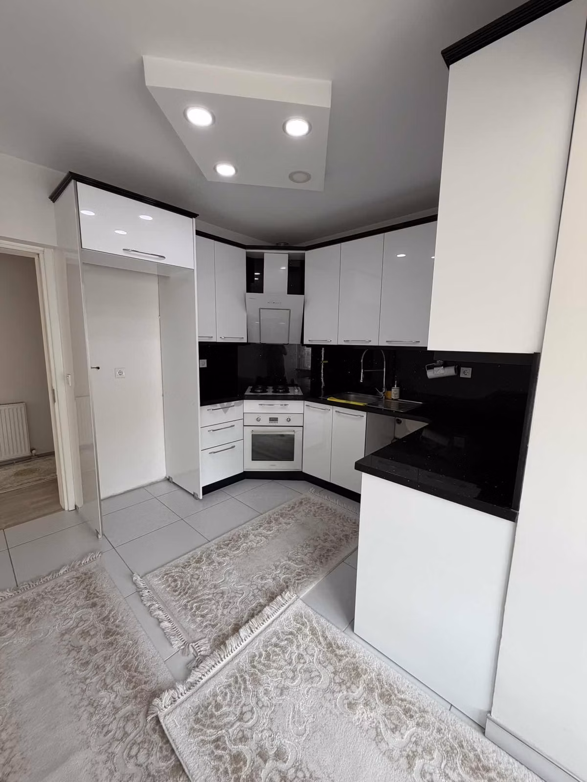 Bahçelievler Mahallesinde 300 M² Net Kullanımlı 6+3 Müstakil Ev - 18
