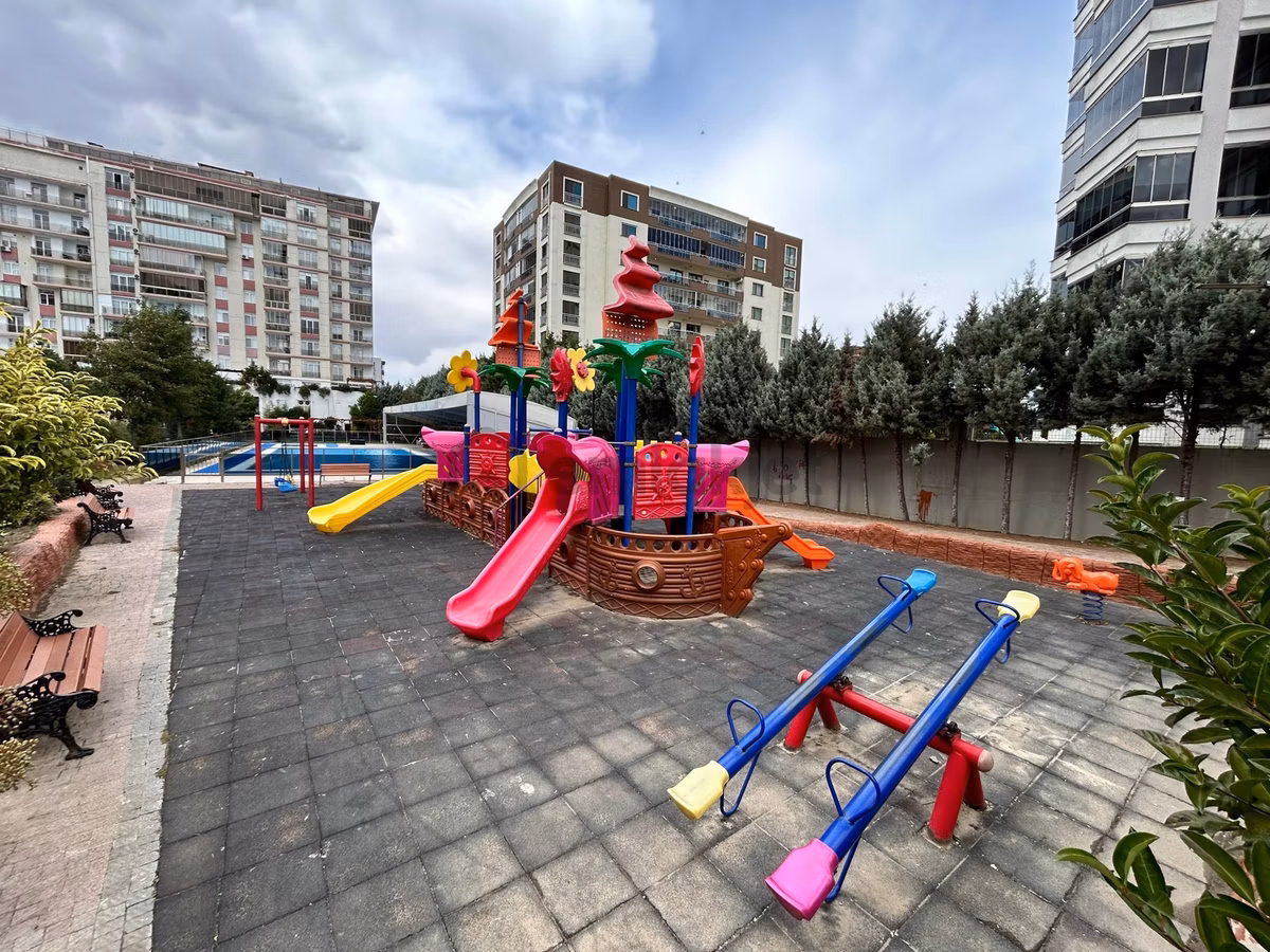 İki Blok'lu Lüx Havuzlu Site İçerisinde Satılık 2+1 Daire - 38