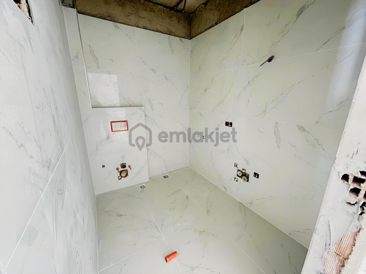 Bulvara Cephe Satılık 1+1 Daireler - 8