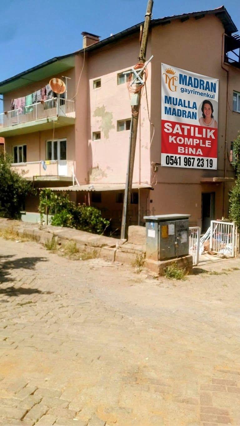 Karacasu Merkezde Satılık Komple Bina - 14