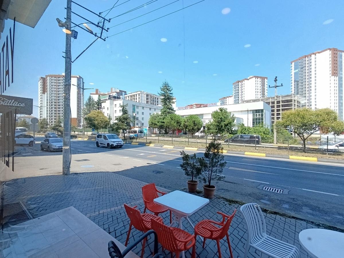 Devren Kiralık 3 Katlı Mağaza Sahil Yolu Üzerinde - 8
