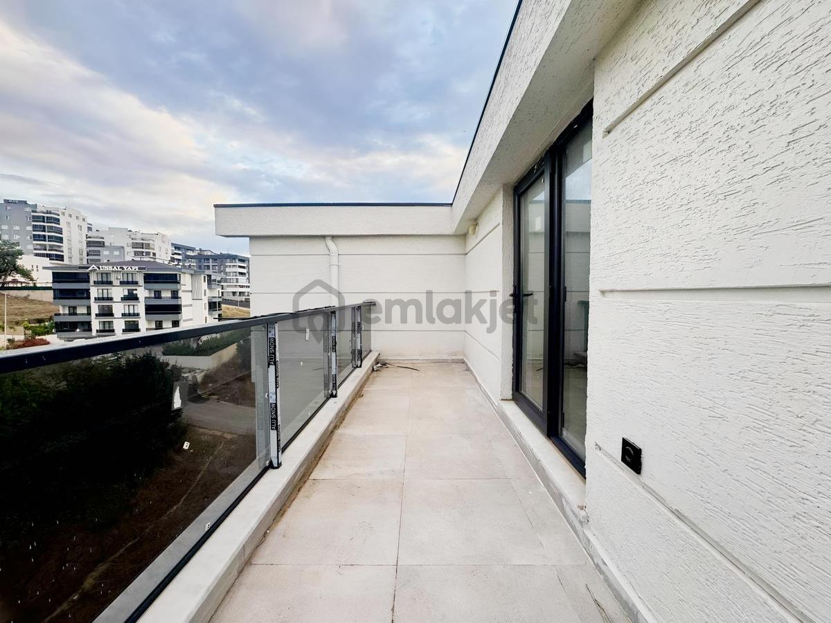 Sıfır, Havuzlu Sitede , 90 M2 Net , 1+1 Dubleks Daire - 31