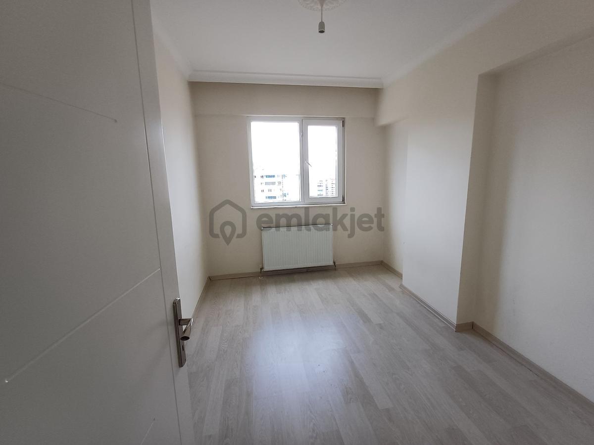 Kalekışladan Cadde Üstü Çokkatlıda Kiralık 3+1daire - 11
