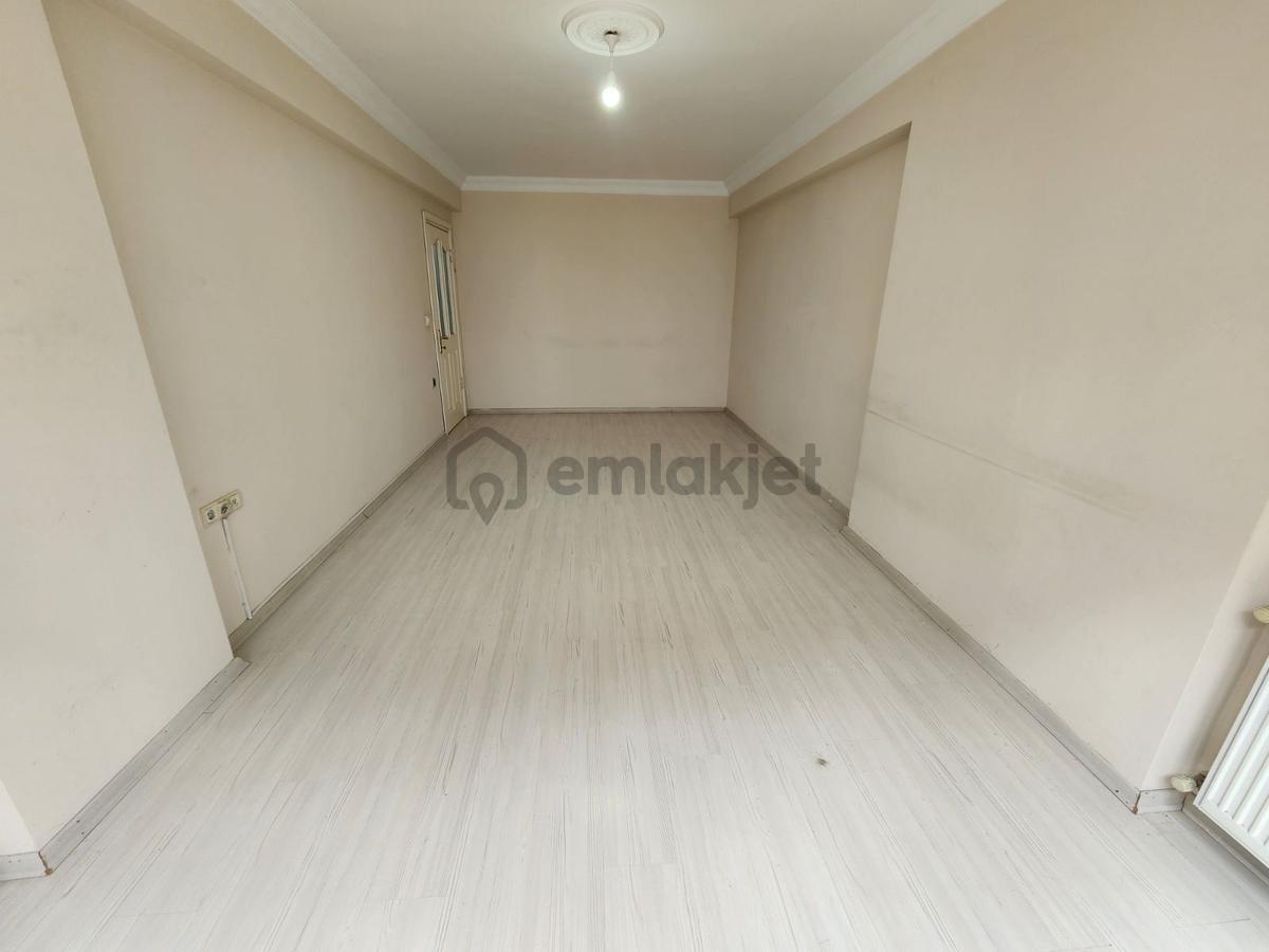 B.evler Siyavuşpaşa 2007 Yapımj Binada Asansörlü 2+1 90m2 2.kat - 5