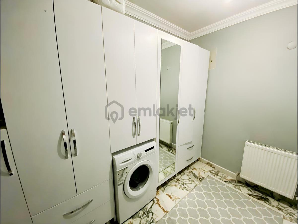 Karasuda Havuzlu Sitede Ayrı Mutfaklı Cam Balkonlu Daire - 13