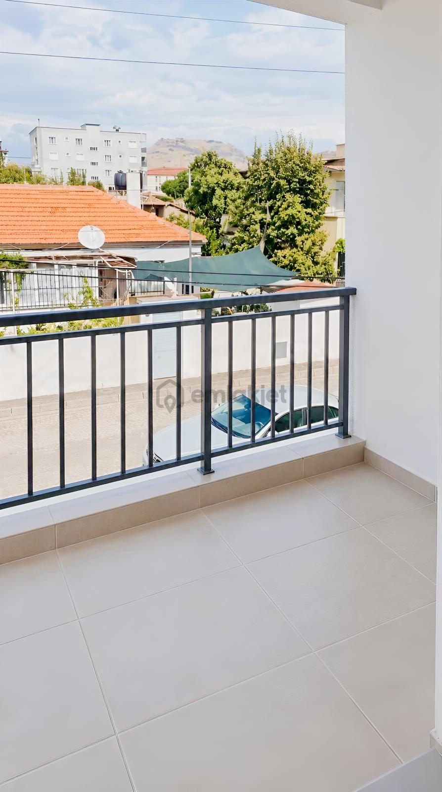 İzmir Bergamada Sıfır 1+1 | Balkonlu | Araç Takaslı - 6