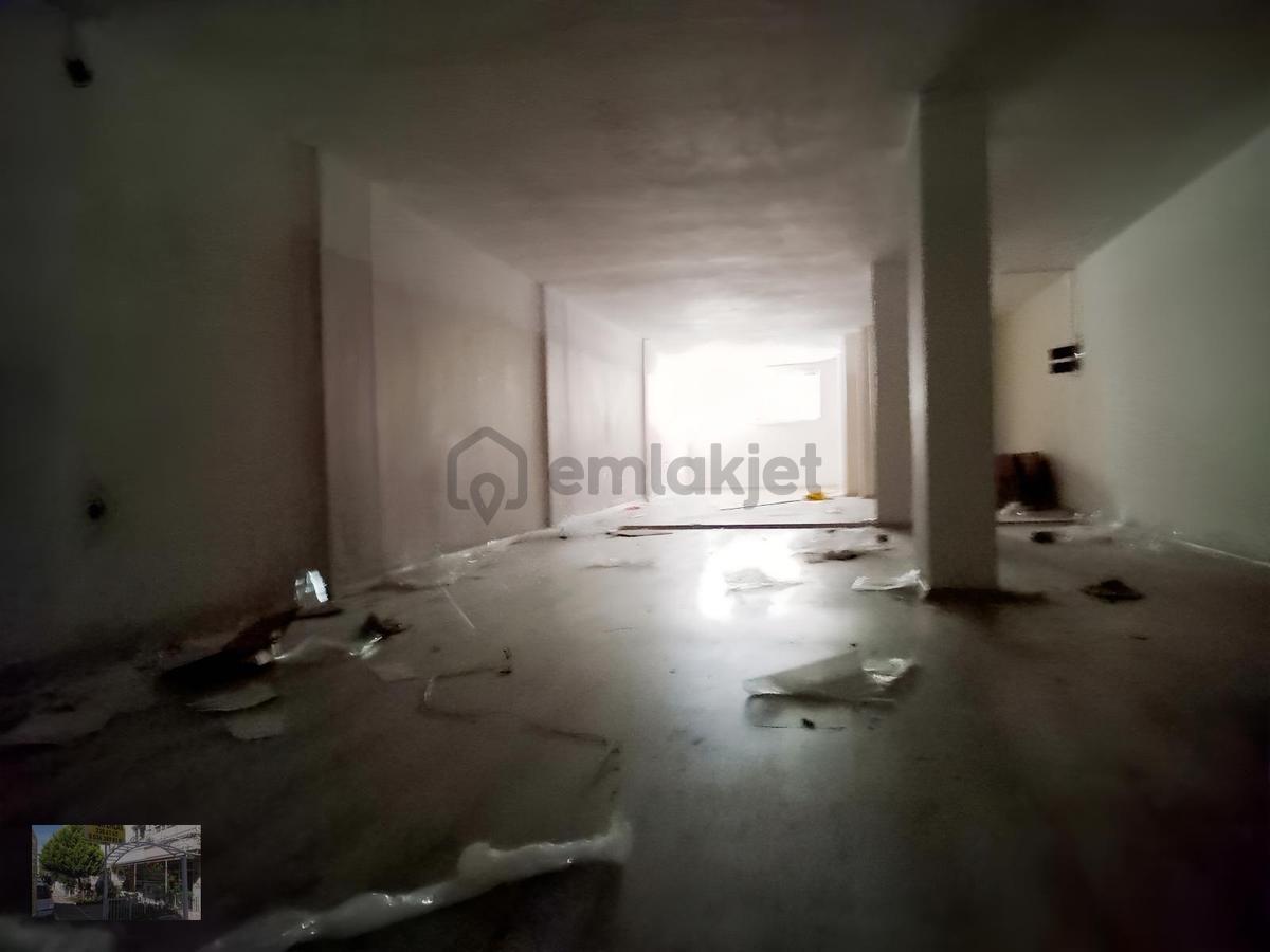 Karşıyaka Çarşıda Batarlı Dükkan - 9