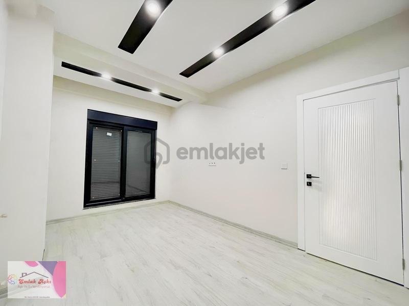 Katta Tek Daire Sıfır Önü Açık Cadde Üzeri Harika - 16