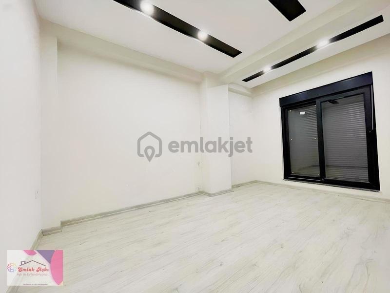 Katta Tek Daire Sıfır Önü Açık Cadde Üzeri Harika - 14