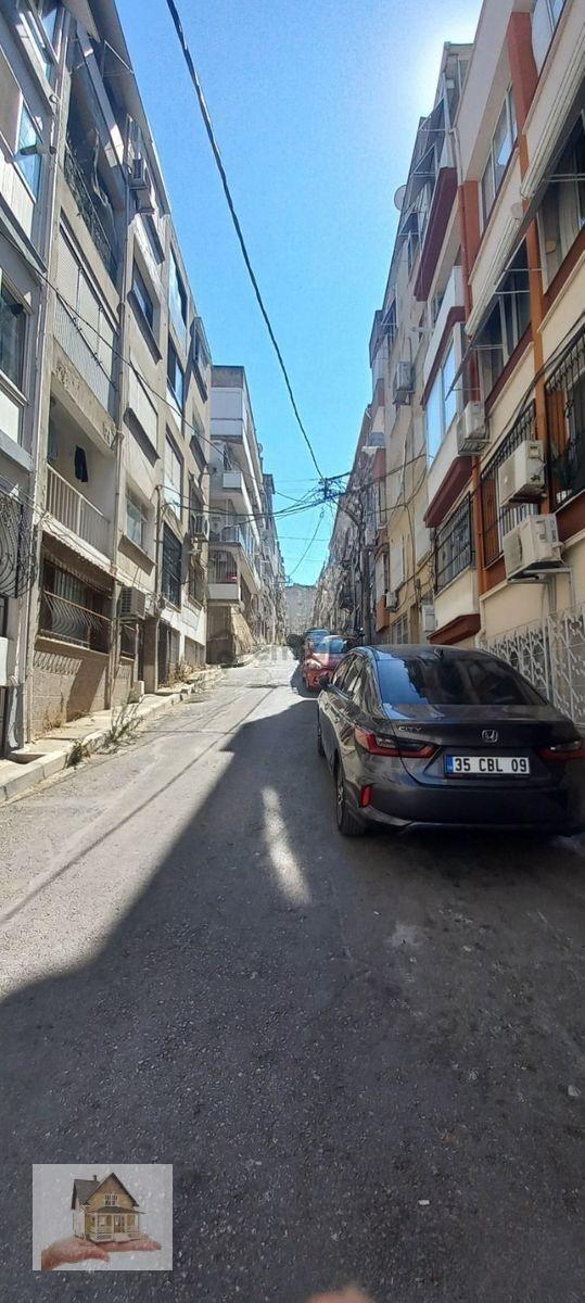 Küçükyalı' Da Ana Caddeye Yakın Satılık Daire - 21