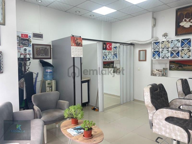 Yeşilyurt Merkezi Konumda Devren Satılık Berber Dükkanı - 10