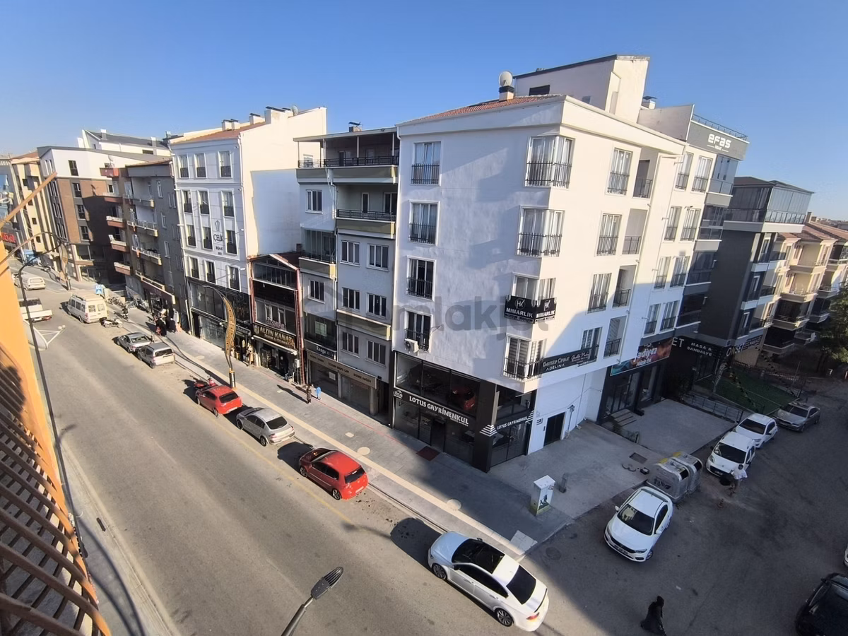 Lotus'dan Bölcek Ana Cadde Üzeri 3+1