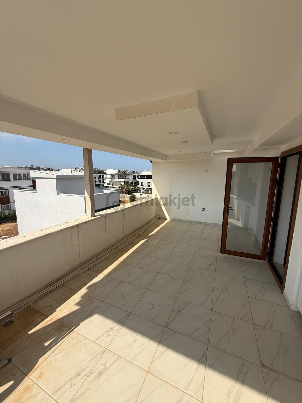 Acil Satılık 3+1 Villa Ayrı Mutfak - 8