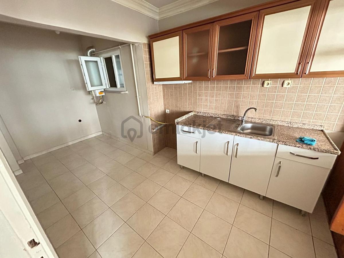 Bursa Karaağaçta 2+1 90m2 2.kat Çift Cephe D.sobalı Daire