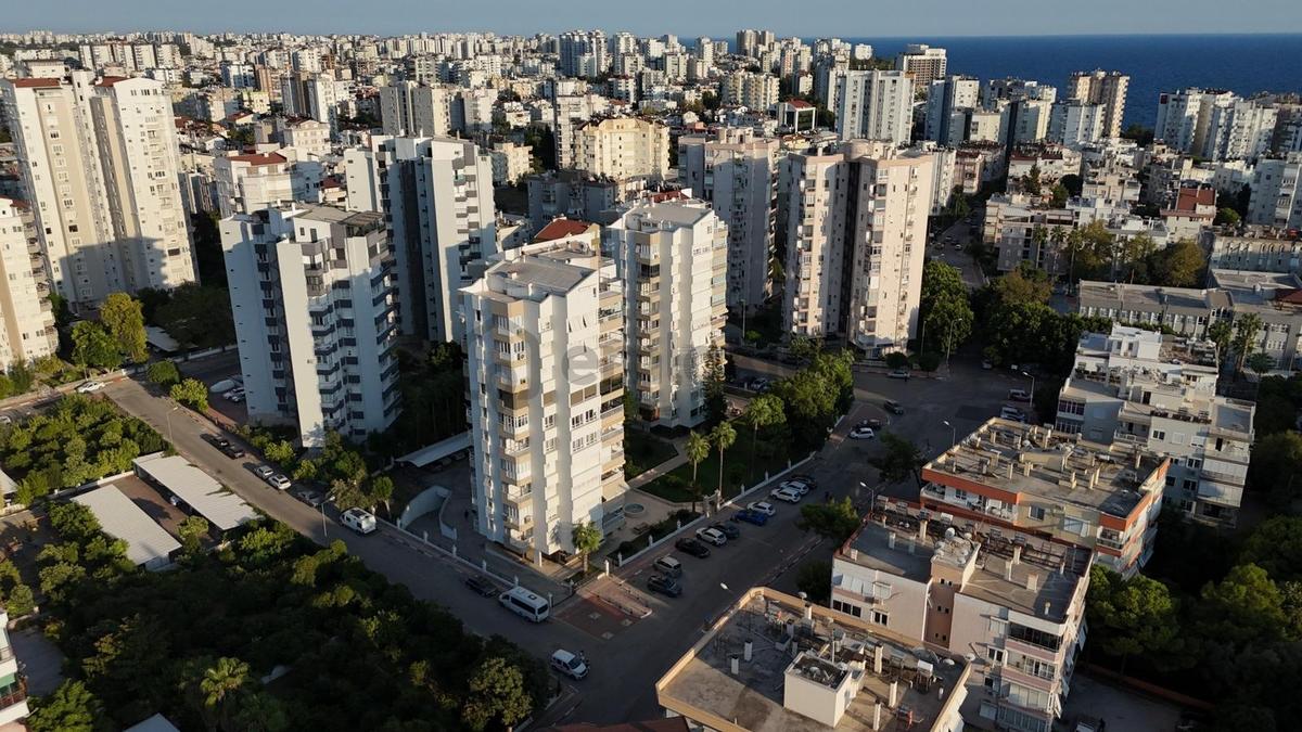 Yeşilbahçede Muazzam 3+1 | 185 M² | Kap.otoparklı - 27