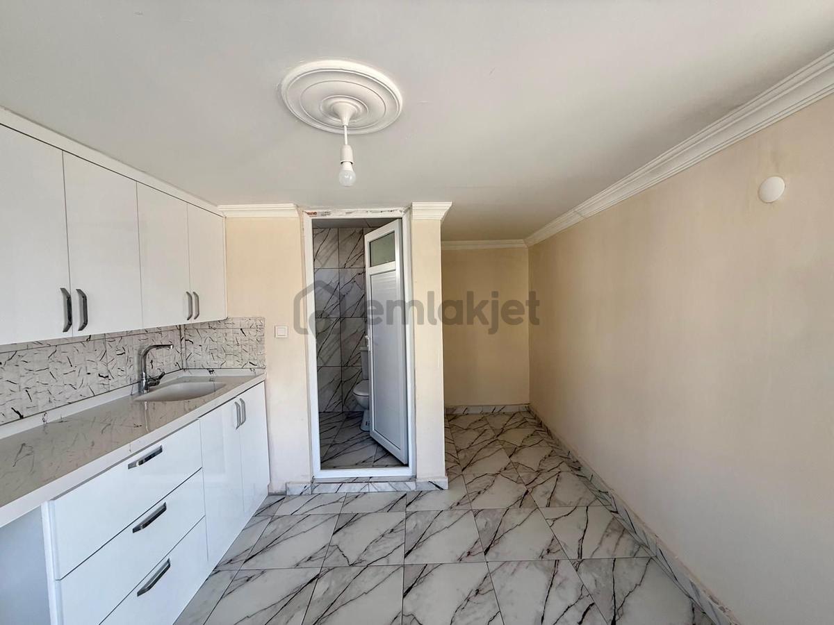 Kuşadasının Tam Merkezinde 5+2 Triplex Satılık Villa !! - 22