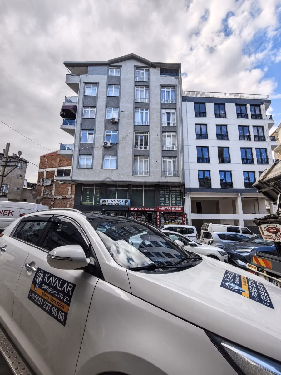 Kayalarda Emekte 2+1 Caddeüstu Arakat Asansörlü Daire - 12