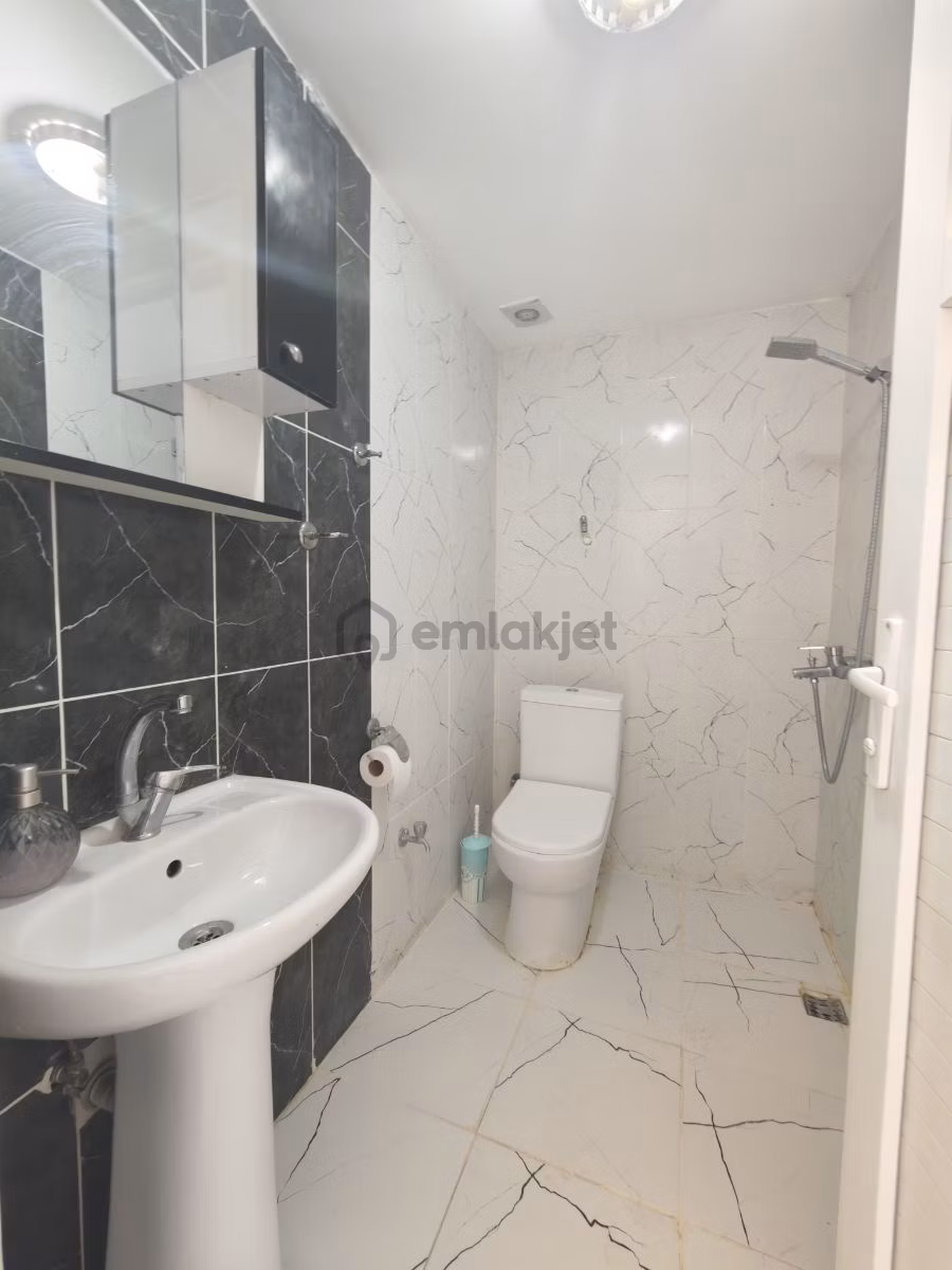 Kayalarda Emekte 2+1 Caddeüstu Arakat Asansörlü Daire - 3