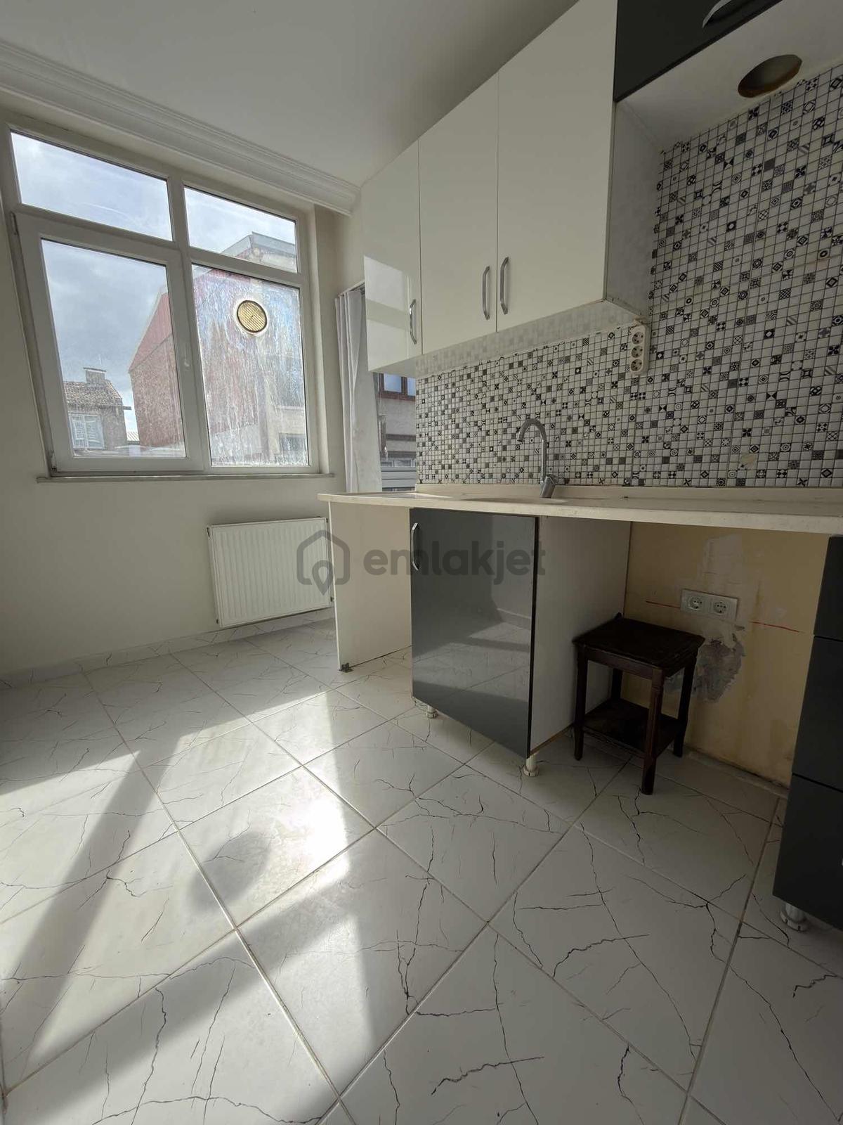 Kayalarda Emekte 2+1 Cadde Üstü Arakat Asansörlü Daire - 13
