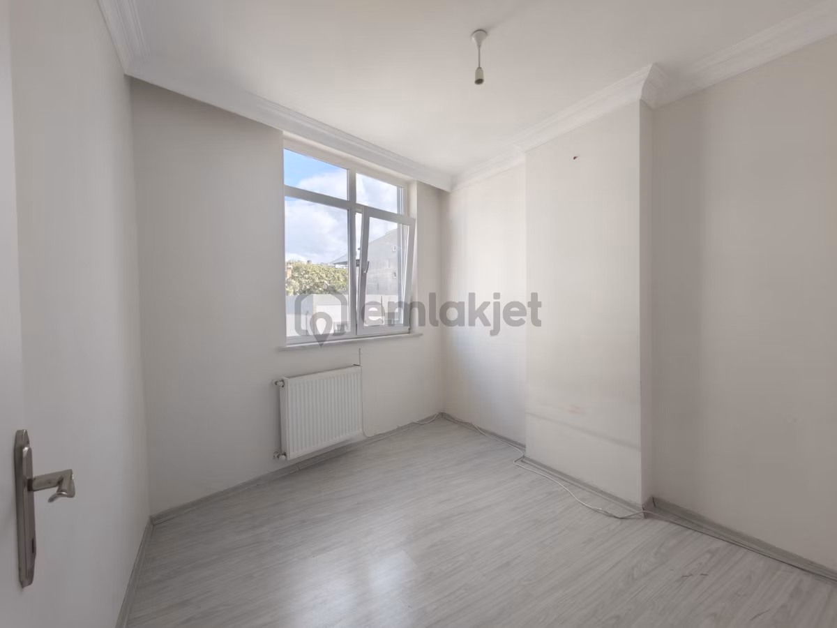 Kayalarda Emekte 2+1 Caddeüstu Arakat Asansörlü Daire - 11