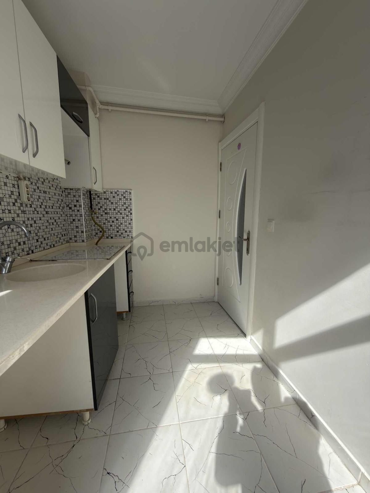 Kayalarda Emekte 2+1 Cadde Üstü Arakat Asansörlü Daire - 18