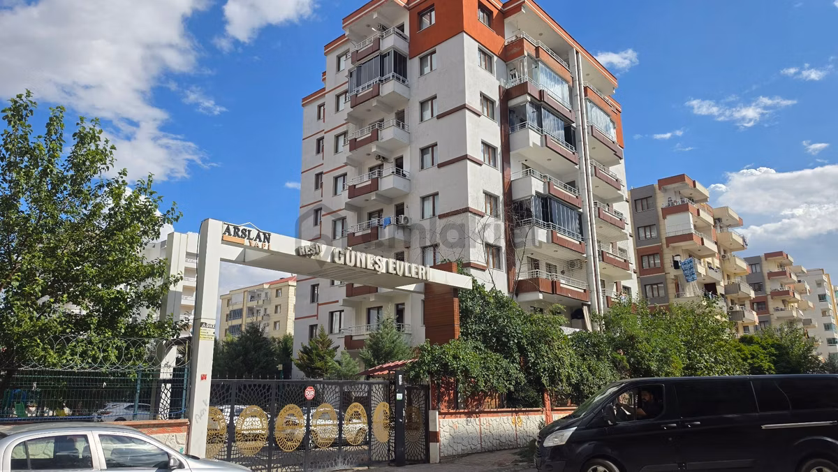 Havalimanı Caddesi Kiralık 3+1 Daire