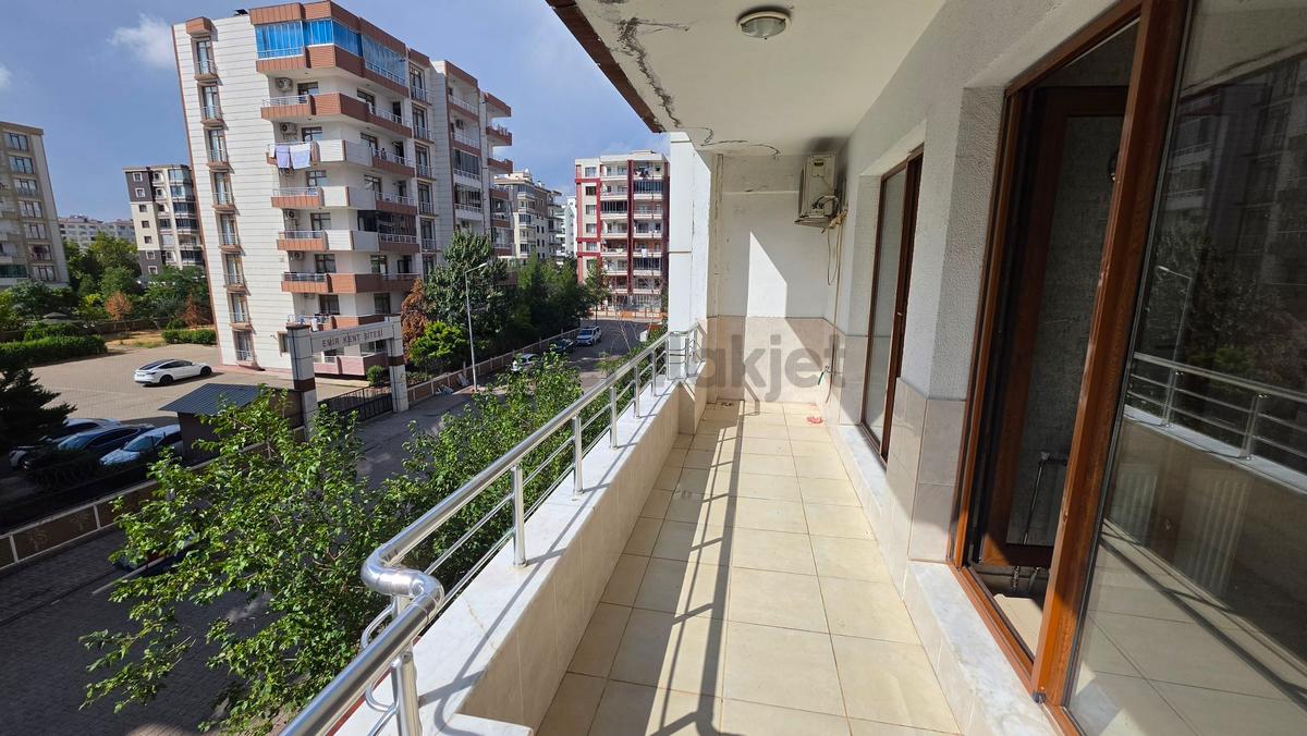 Havalimanı Caddesi Kiralık 3+1 Daire - 19