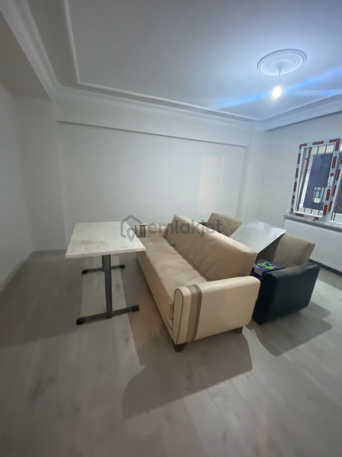Necip Emlaktan Satılık Komle Yenilenmiş 2+1 Daire - 16