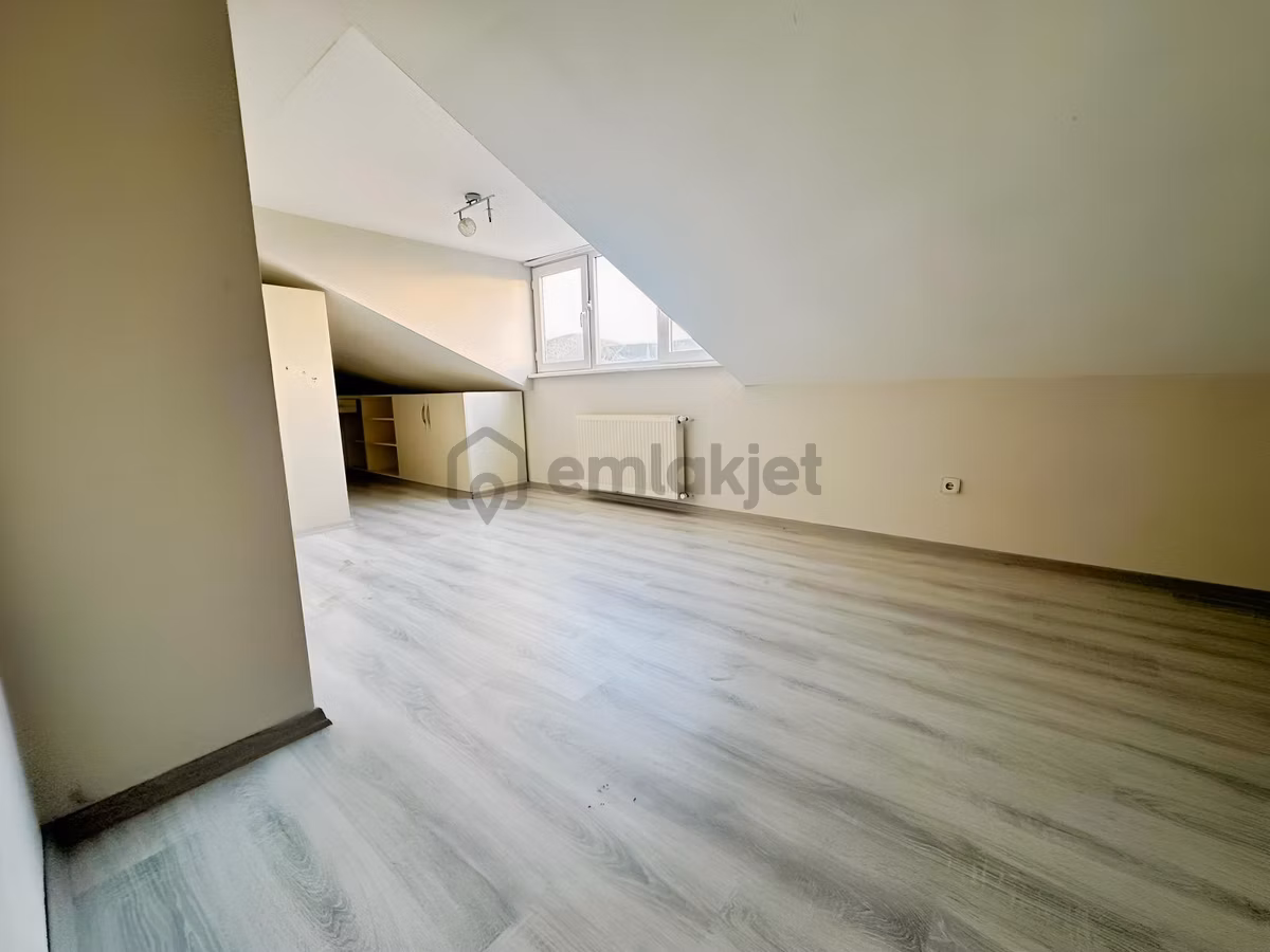 Veysel Karani Mah Cadde Üstü 4+1 Üst Dubleks Metroya 1 Dk - 15