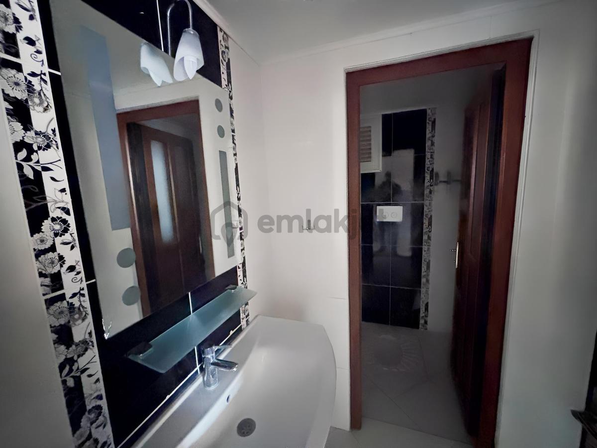 Germenıcıa'dan Ana Cadde Üzere Ferah Ve Geniş 5+1 - 23