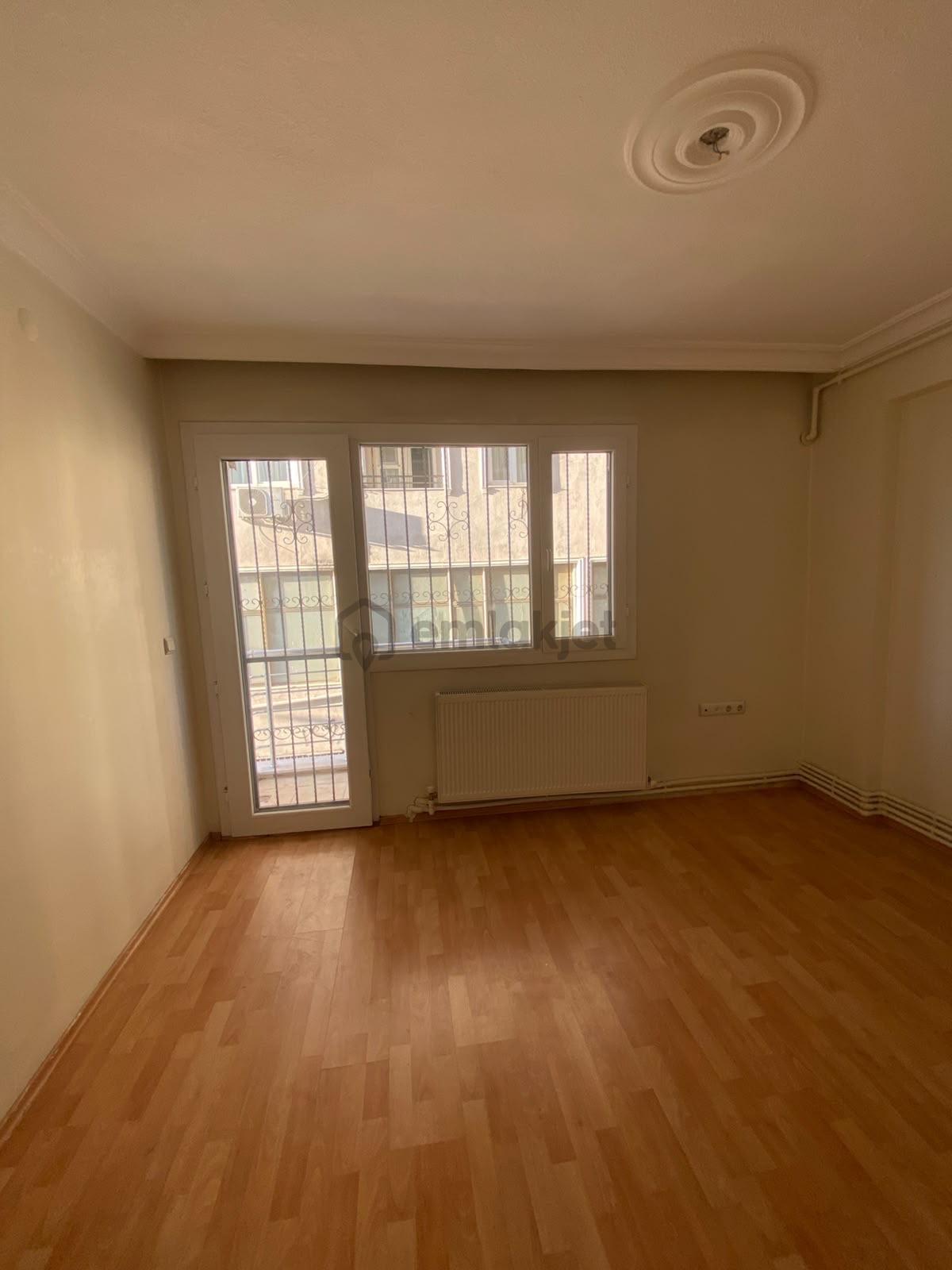 Vatan Mahallesi Satılık 2+1 Aydınlık Köşe Daire