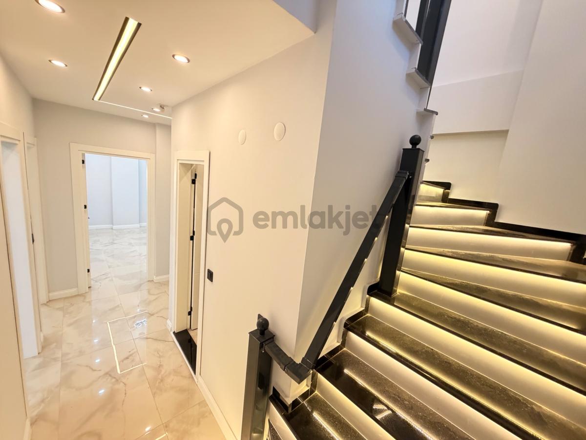 4+1 Tam Müstakil Villa Havuzlu & Otoparklı - 16