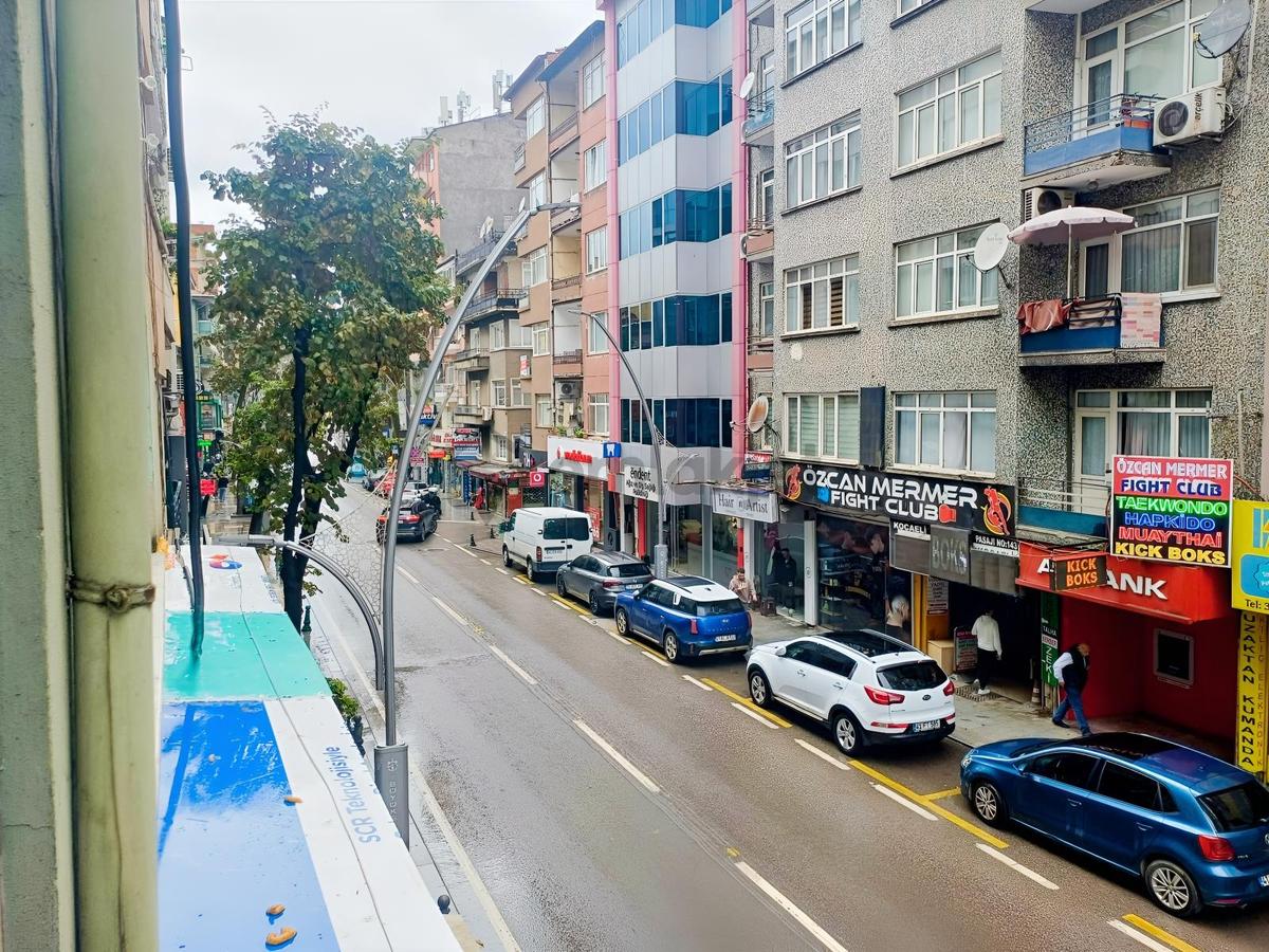 İzmit Merkez'de Kiralık 3+1 Kiralık Daire - 2