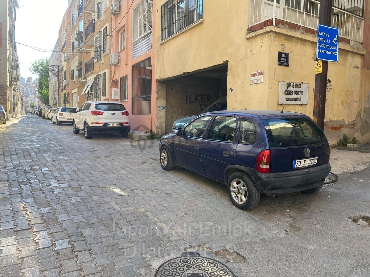 İzmir Karataşta Yeni Binada 2+1 Satılık Daire - 25