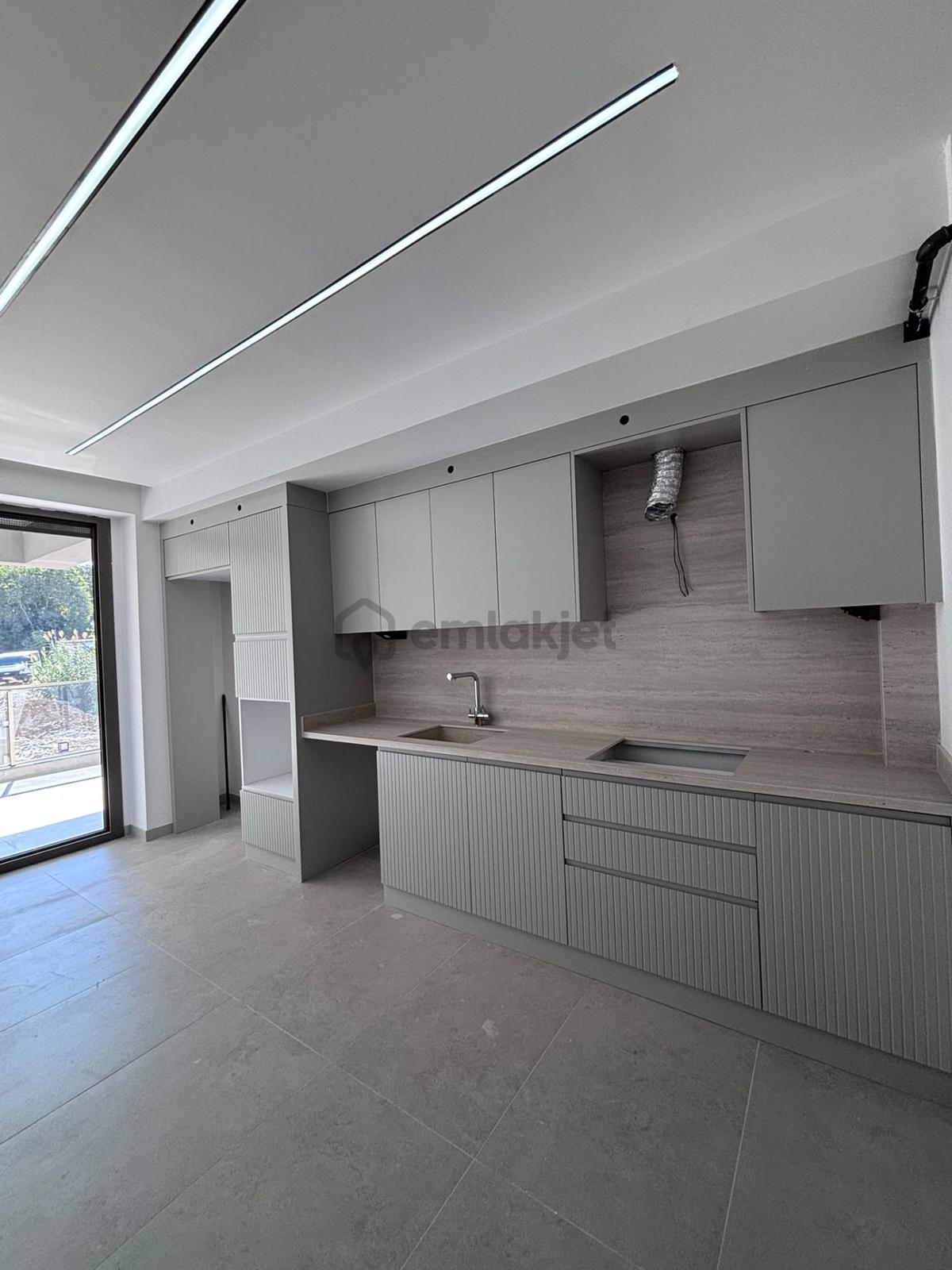 Şemikler'de 2+1 Modern Ve Sıfır Satılık Daire - 2