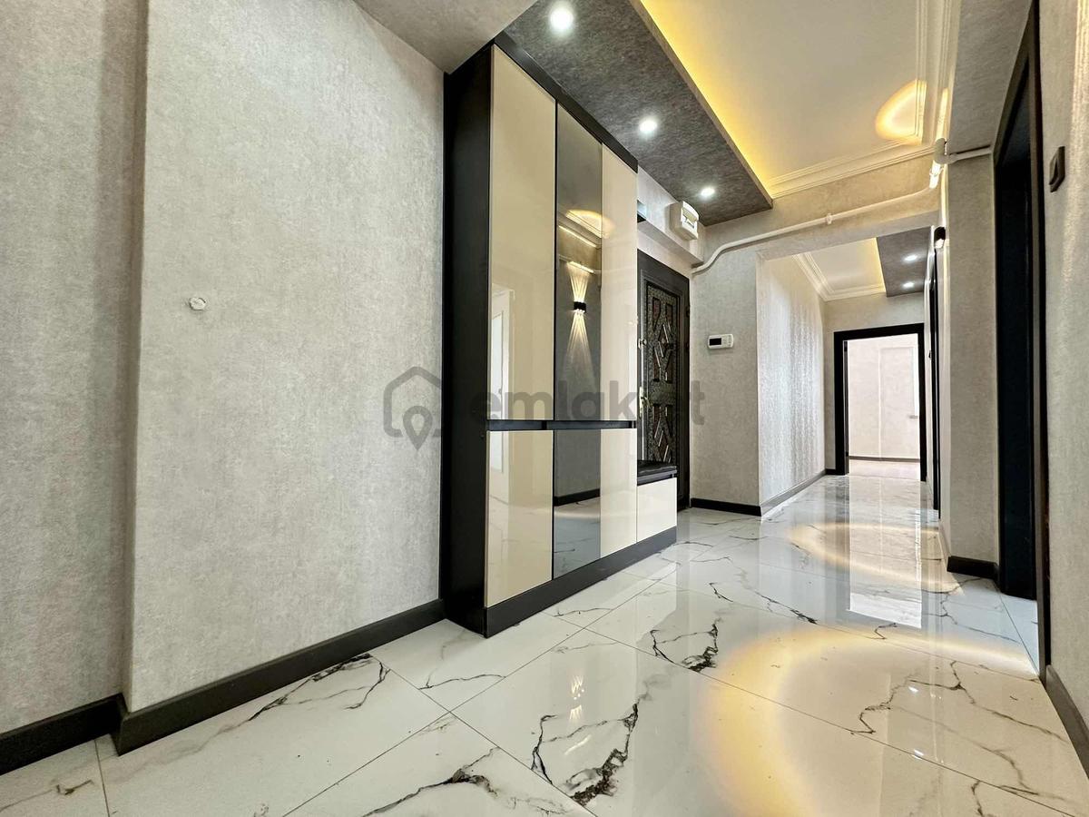 Ulukan'dn Selçuklu'da Ara Kat Full Yapılı L Balkon Ön Cephe 3+1